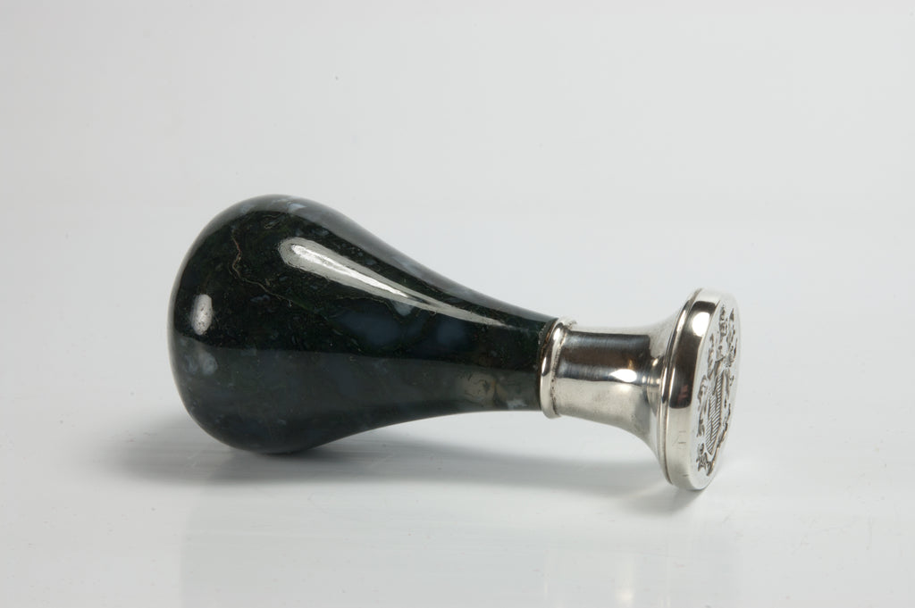 19THC IRISH HARDSTONE SILVER ANTIQUE WAX SEAL - FREEMAN + ORIGINAL CASE