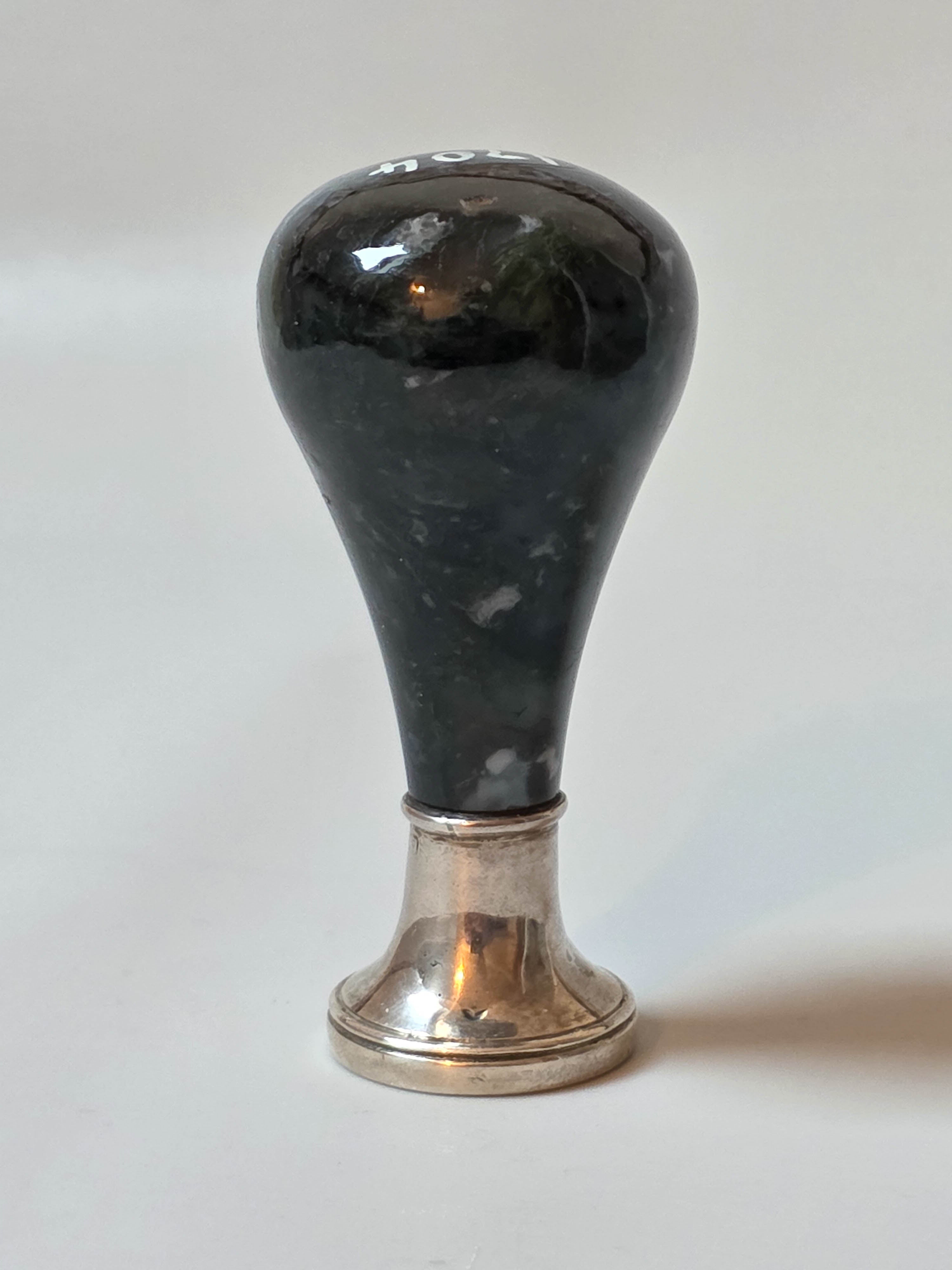 19THC IRISH HARDSTONE SILVER ANTIQUE WAX SEAL - FREEMAN + ORIGINAL CASE