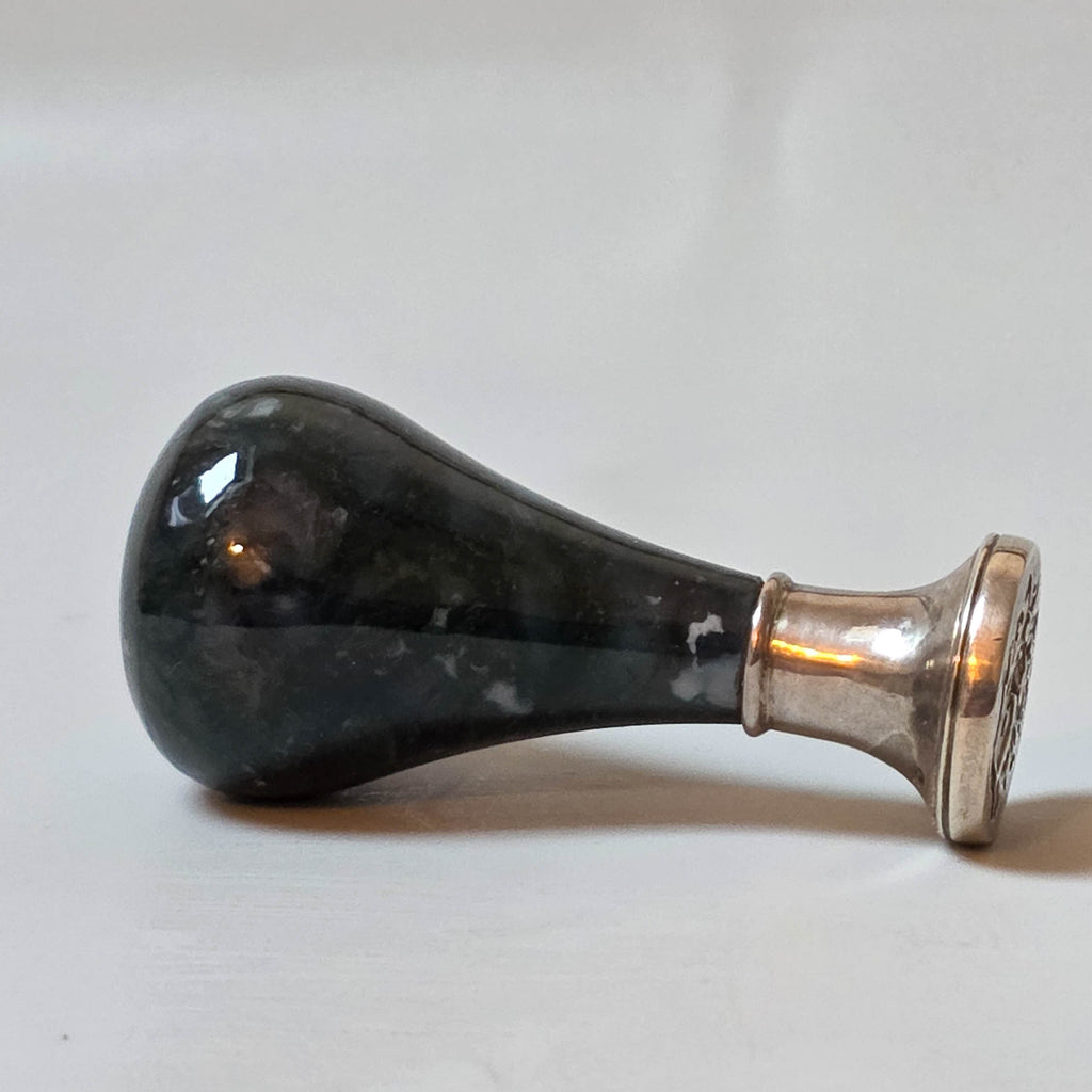 19THC IRISH HARDSTONE SILVER ANTIQUE WAX SEAL - FREEMAN + ORIGINAL CASE