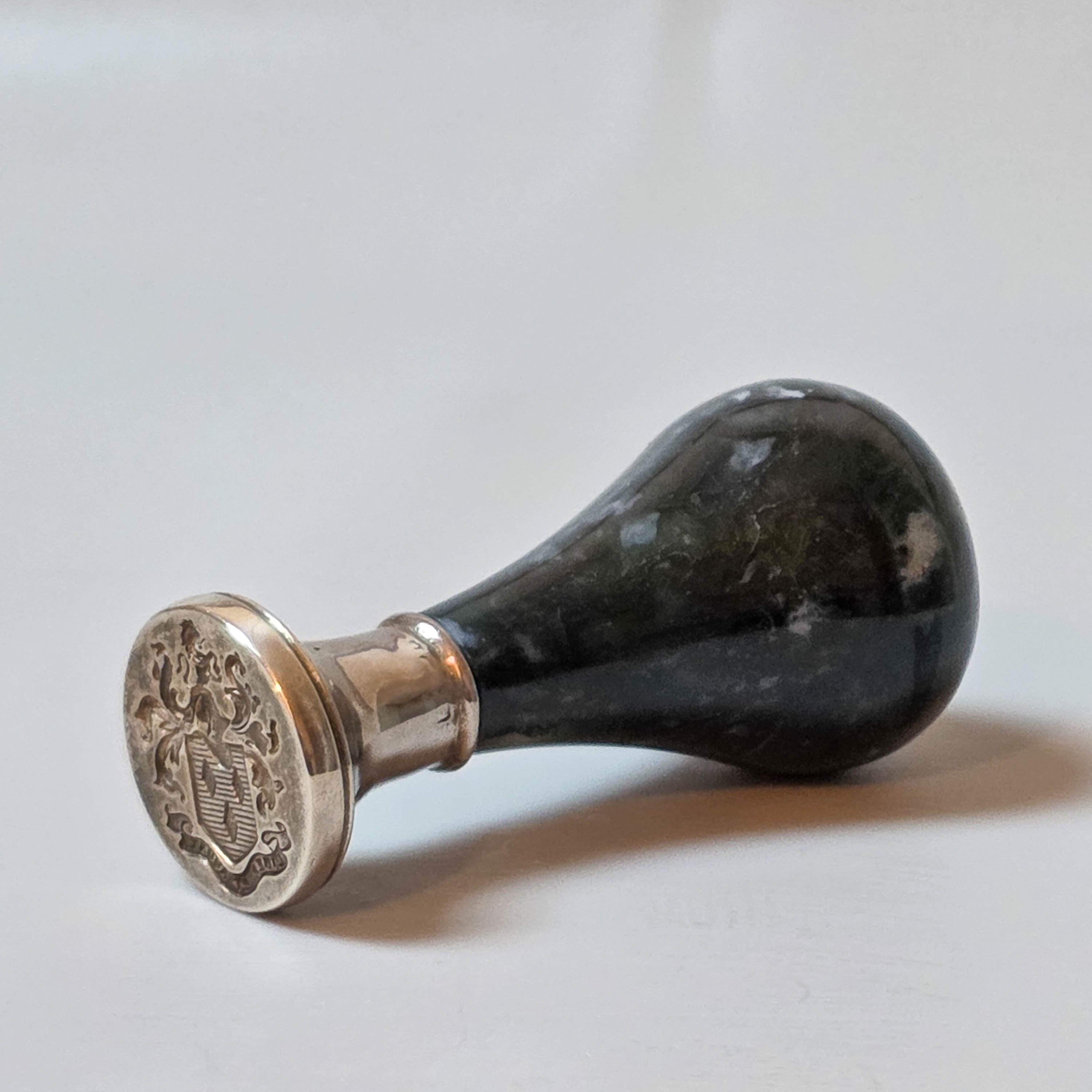 19THC IRISH HARDSTONE SILVER ANTIQUE WAX SEAL - FREEMAN + ORIGINAL CASE