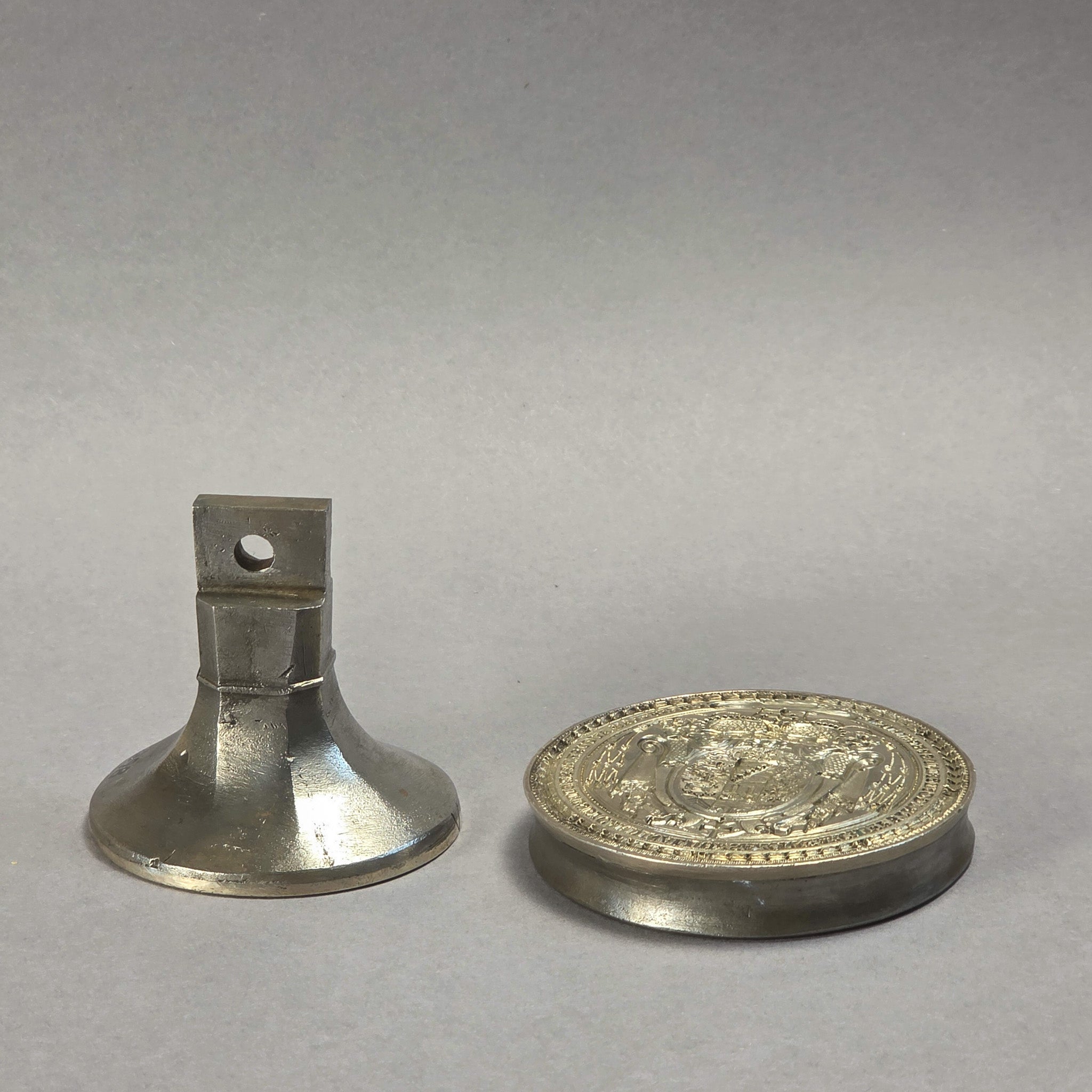 A SET OF TWO EARLY 18TH CENTURY RELIGIOUS SEALS FROM THE COLLECTION OF DUKE CHRISTIAN AUGUST OF SAXONY-ZEITZ