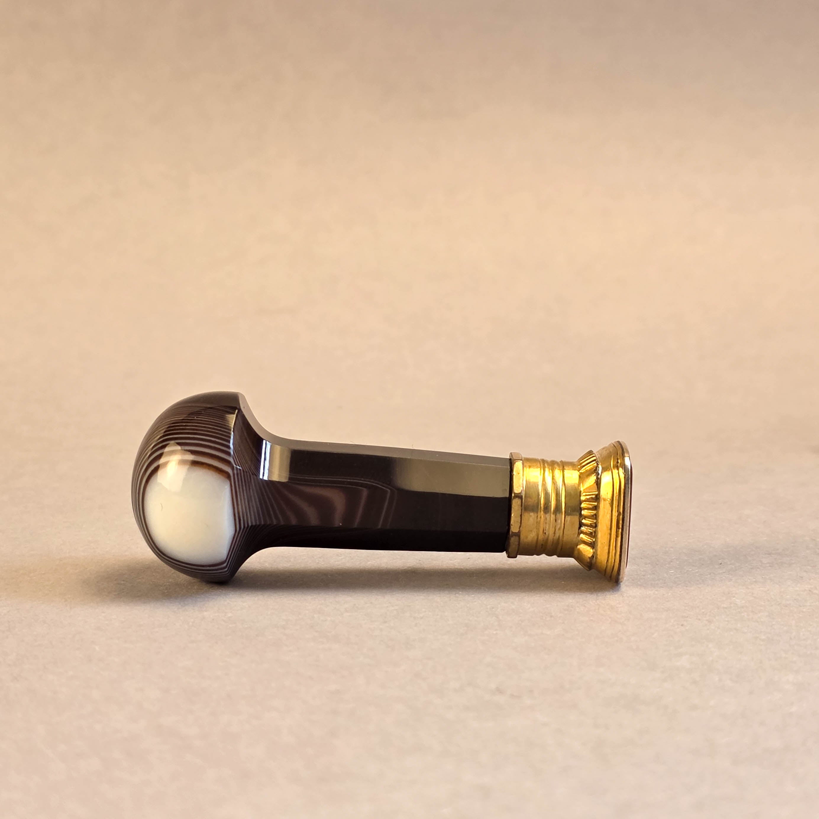 ENGLISH 19THC AGATE, GILT & CARNELIAN ARMORIAL DESK SEAL - HAY CLAN