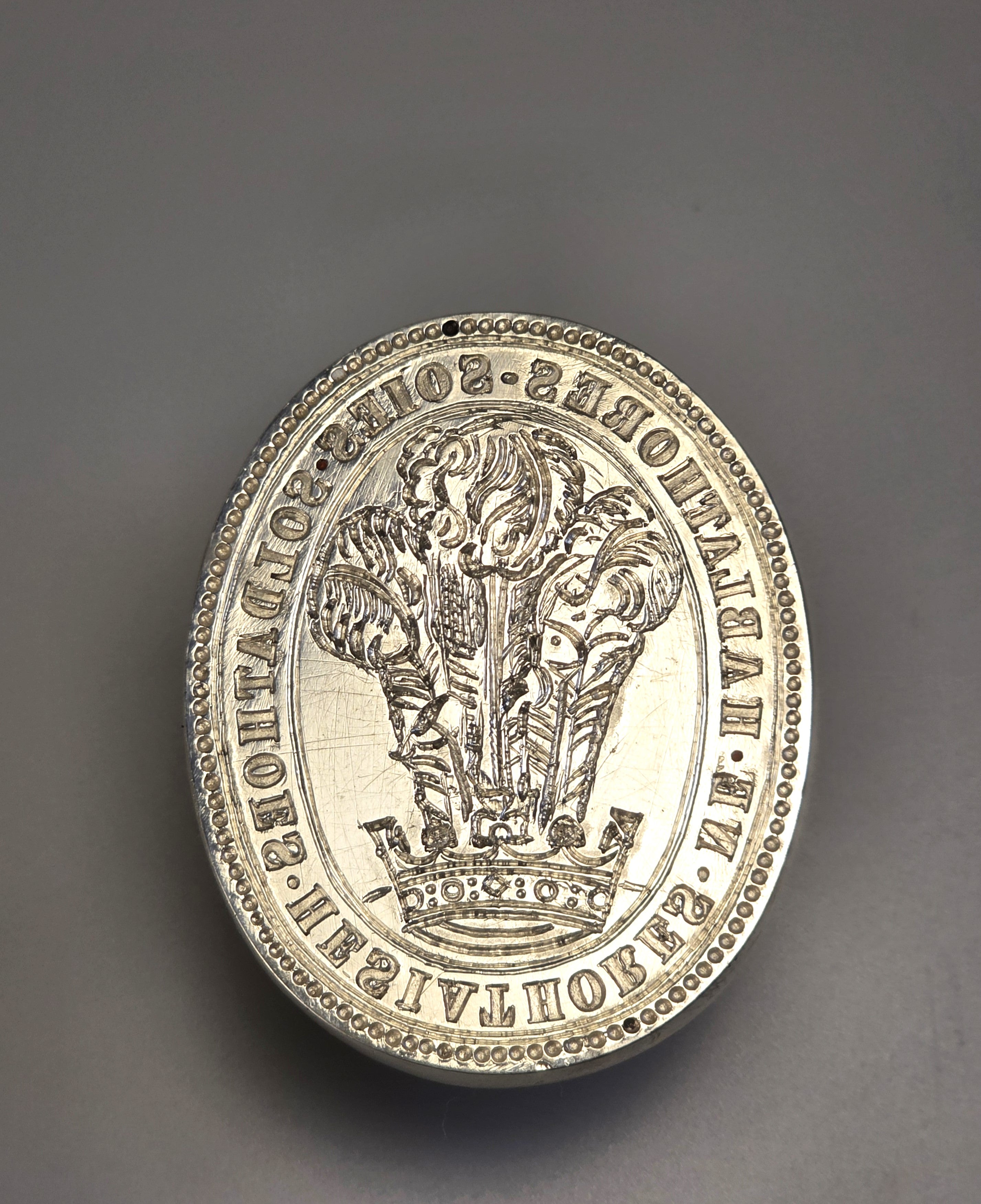 A CONTINENTAL 19TH CENTURY ARMORIAL DESK SEAL