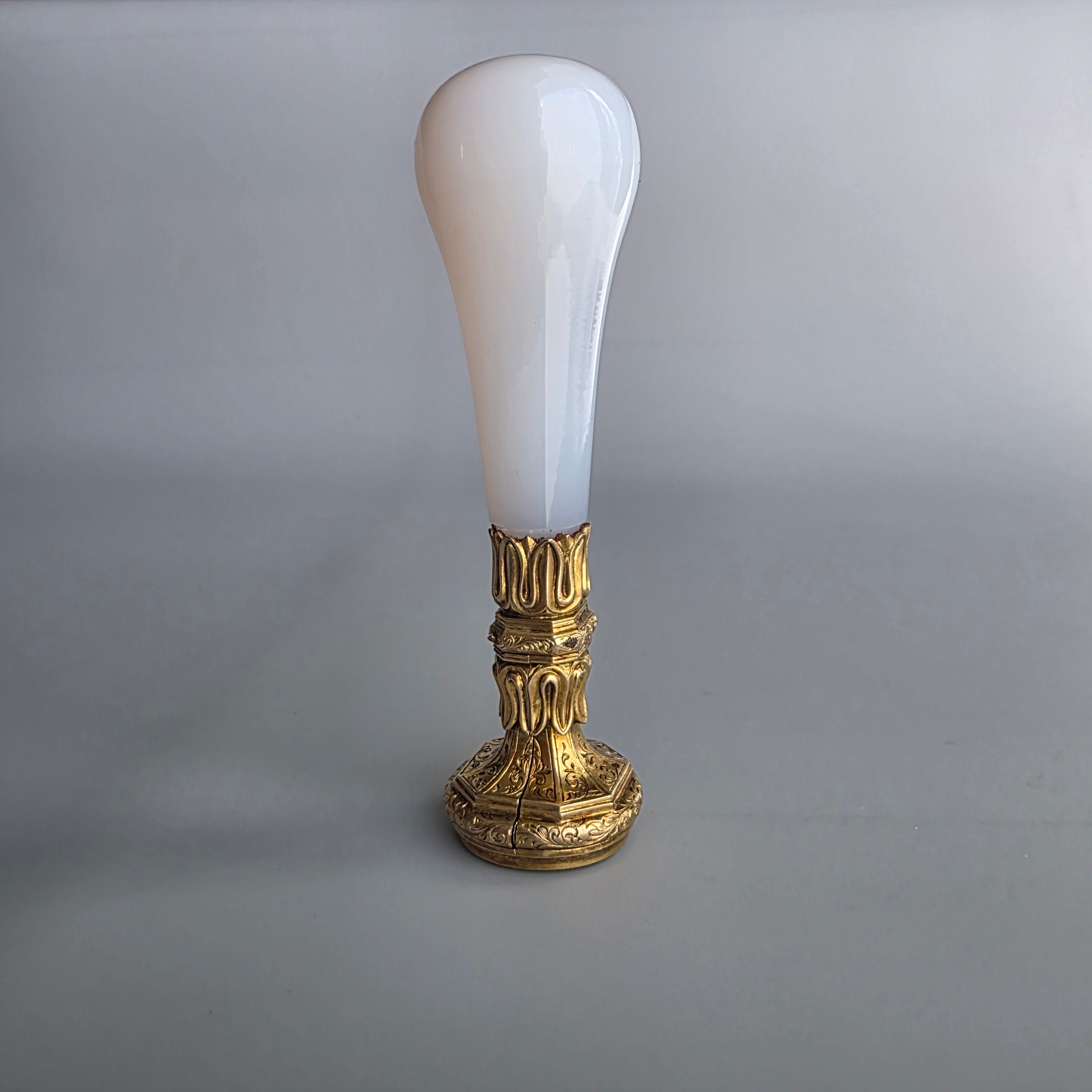A HARDSTONE AND GOLD TRIPLE ENGLISH DESK SEAL CIRCA 1860