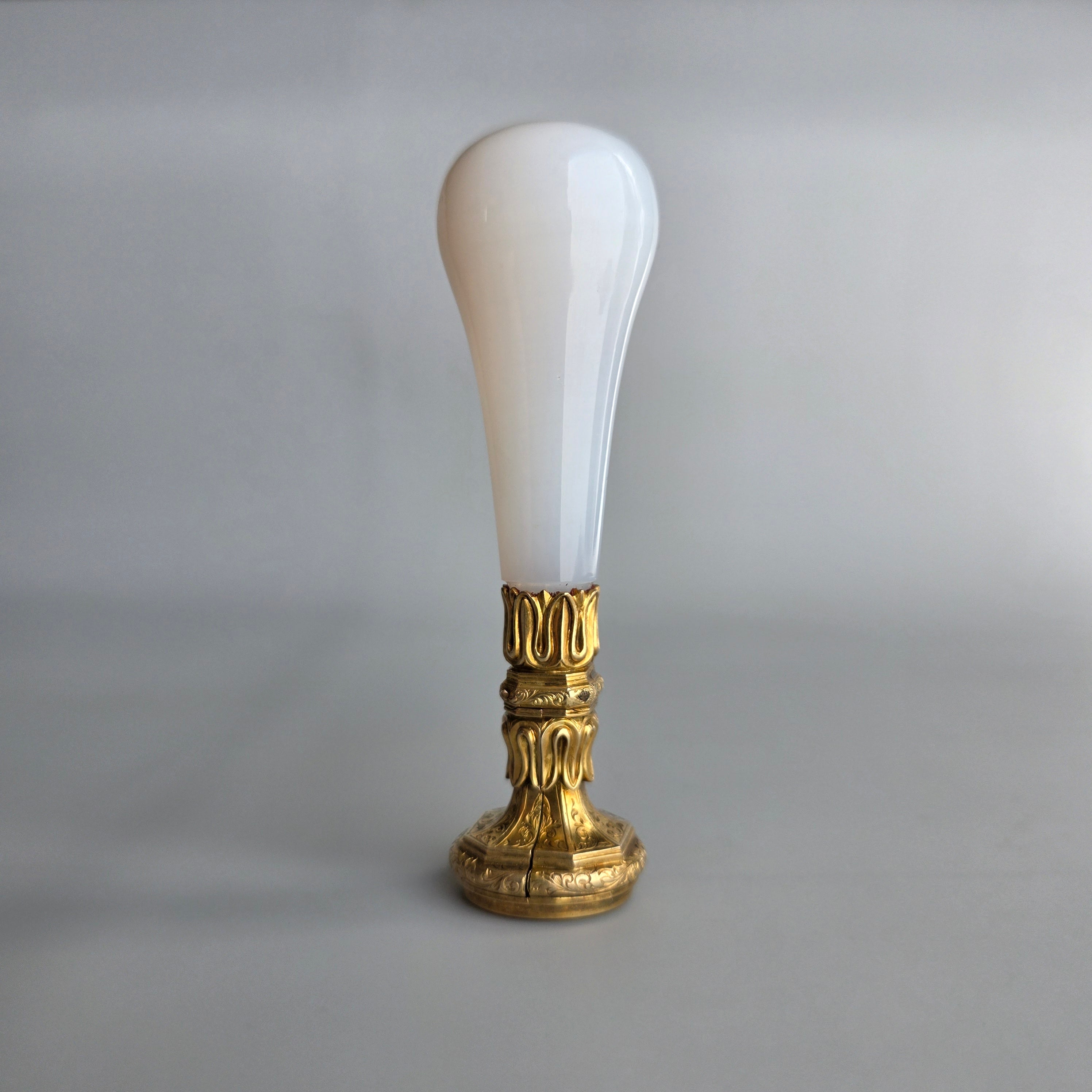 A HARDSTONE AND GOLD TRIPLE ENGLISH DESK SEAL CIRCA 1860