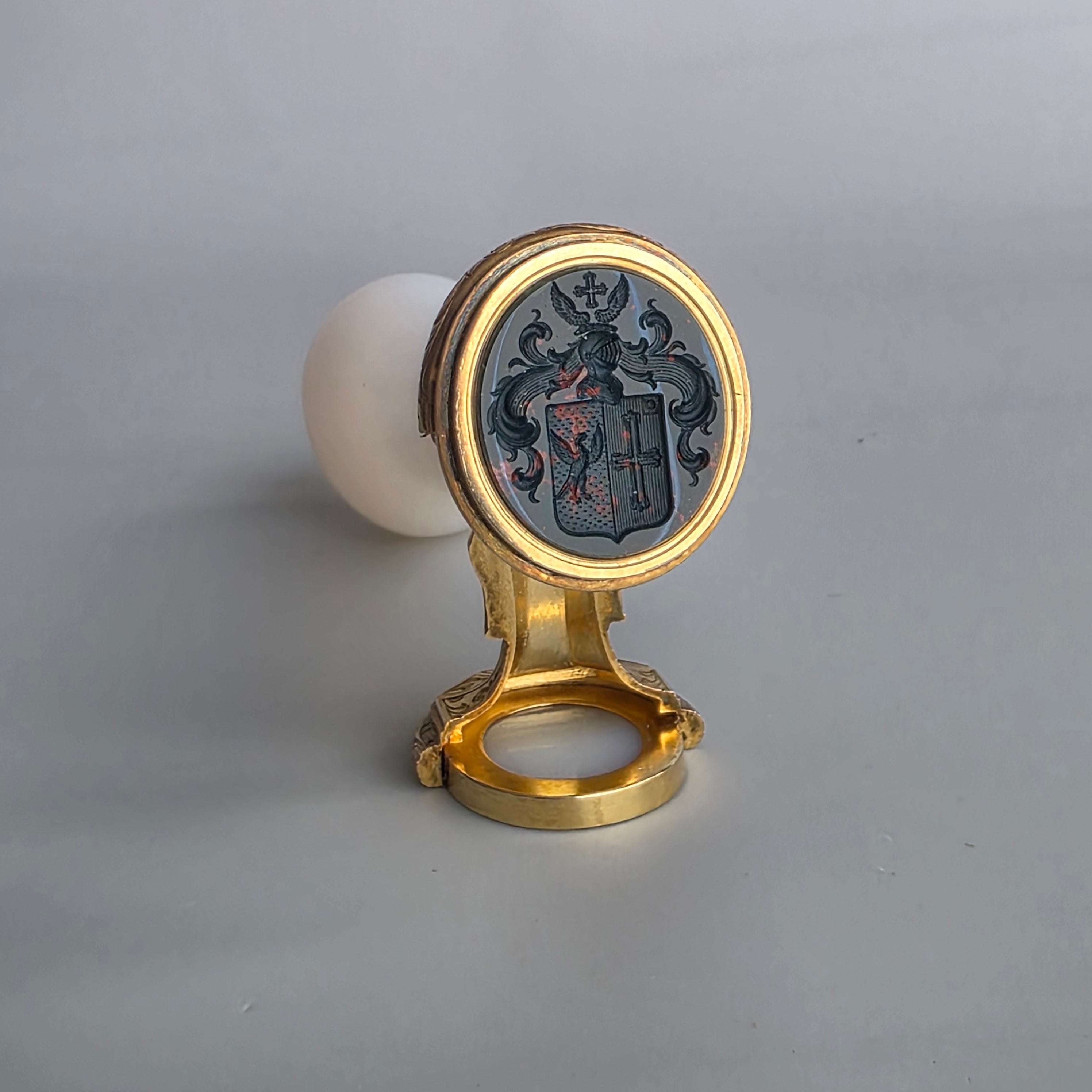 A HARDSTONE AND GOLD TRIPLE ENGLISH DESK SEAL CIRCA 1860