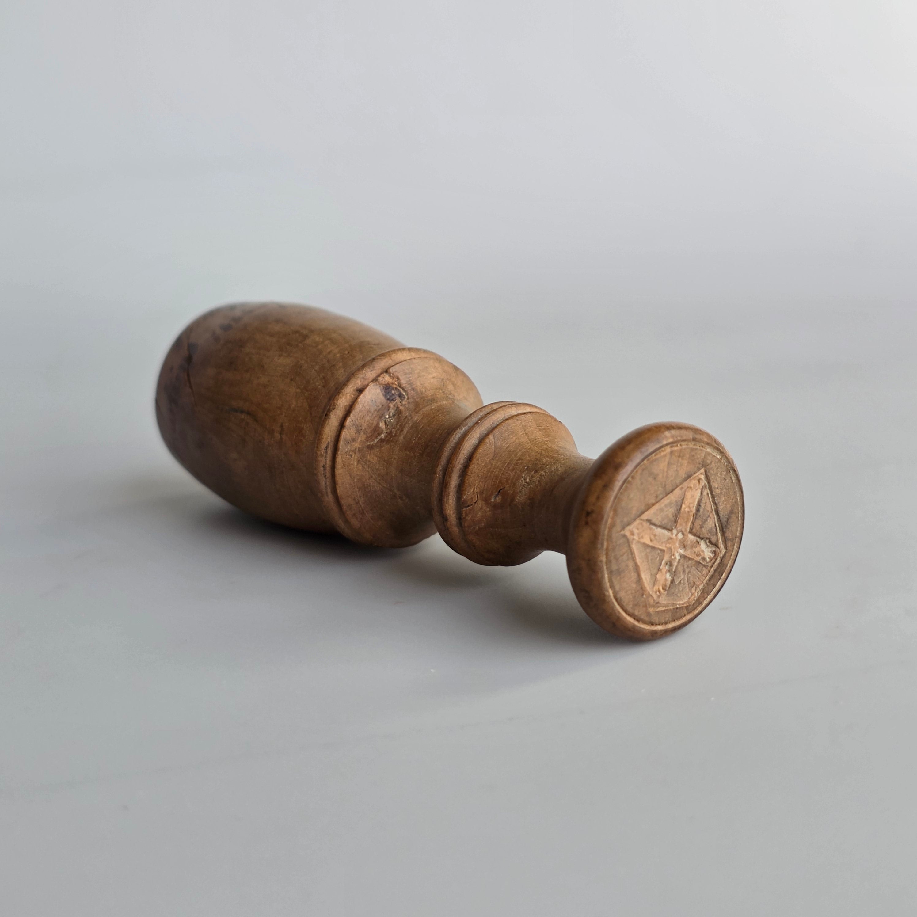 WOODEN SHRIEVAL ENGLISH DESK SEAL, TREWITHEN ESTATE, CORNWALL