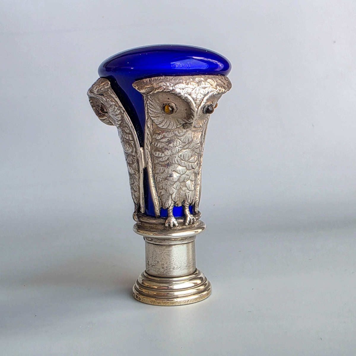 A SILVER & ENAMEL GEORGE SCHEID OWL FIGURINE DESK SEAL