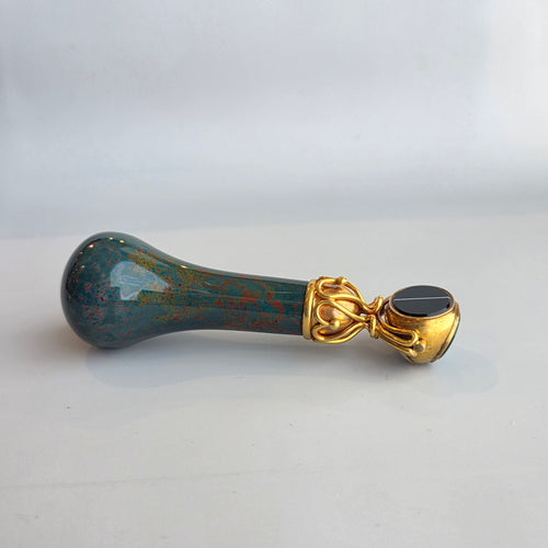 A GOLD-MOUNTED ENGLISH HARDSTONE TRIPLE-SWIVEL DESK SEAL