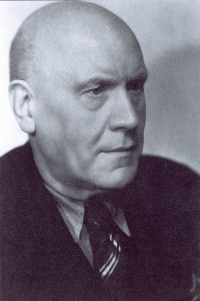 Head photo shot of Dr Karl Anklam
