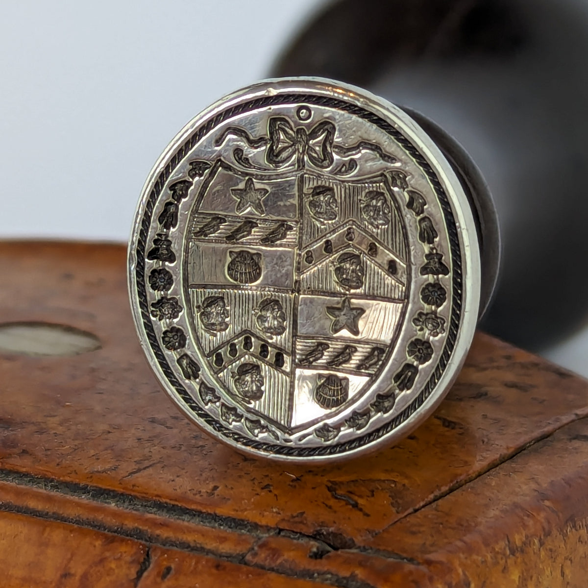 Fine c1810 English Labernum and Silver Armorial Desk Seal - GRIFFITH