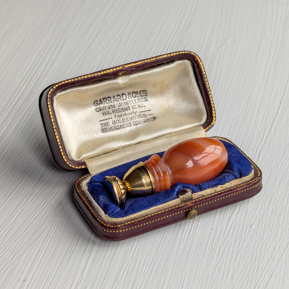 A Cased Agate, Gold Mount & Lapis Estate Desk Wax Seal