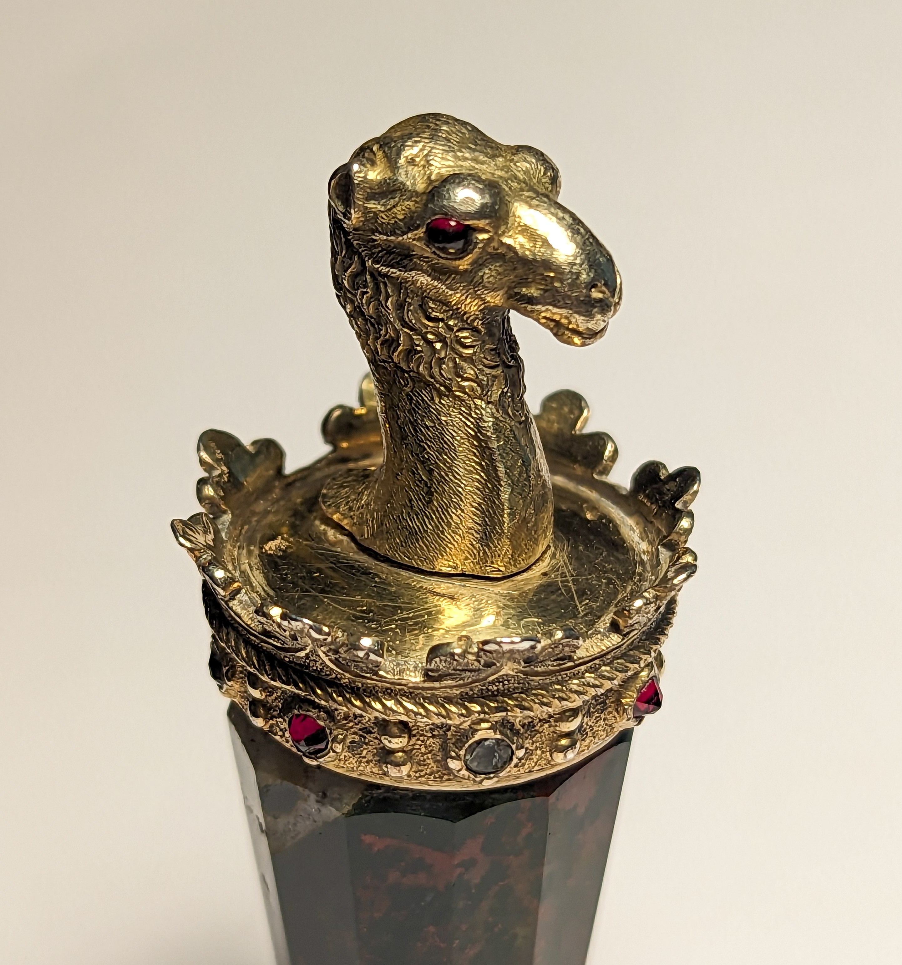 Wax seal with camel head on top