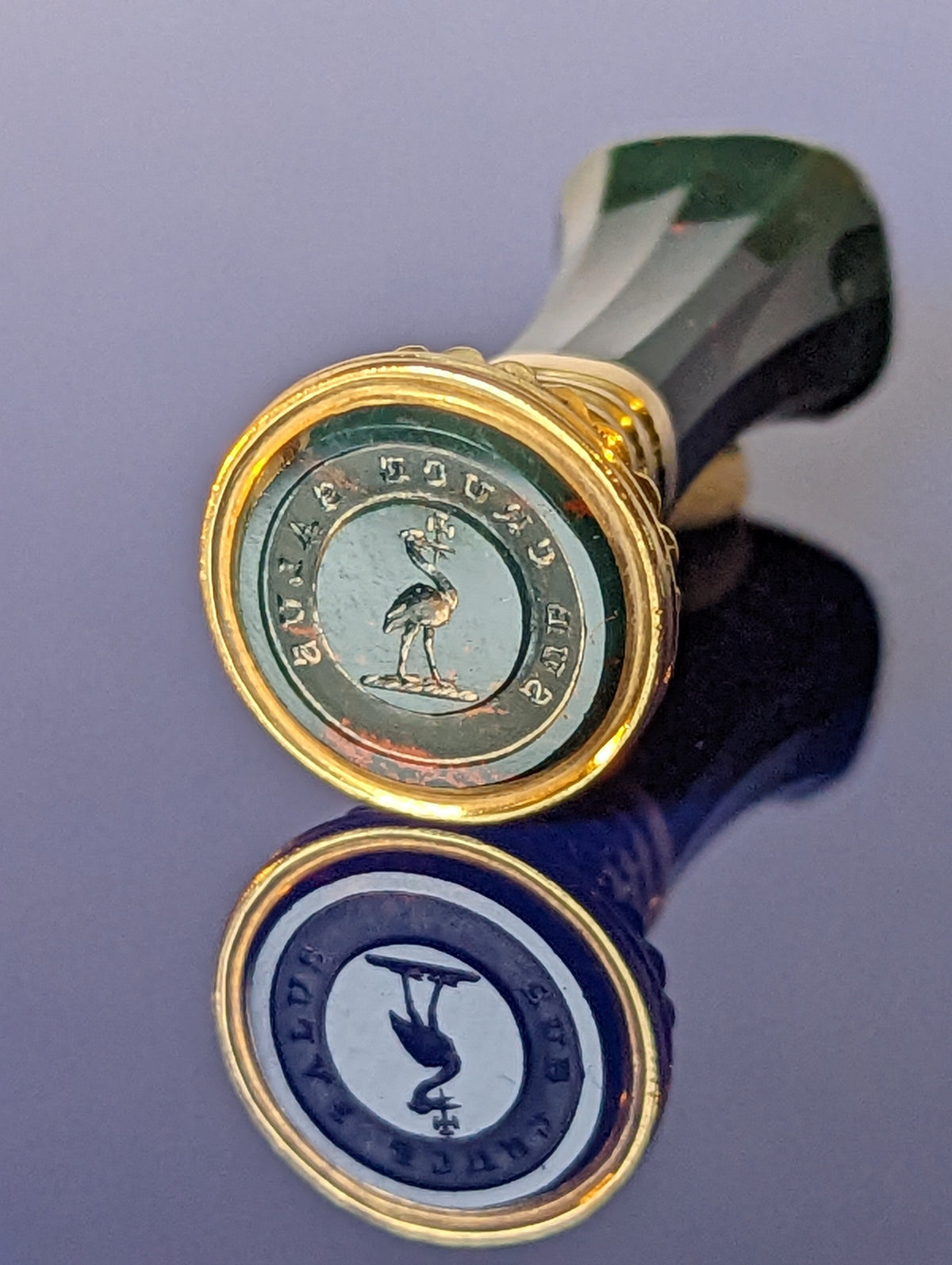 A Hardstone and Gold Personal Desk Seal
